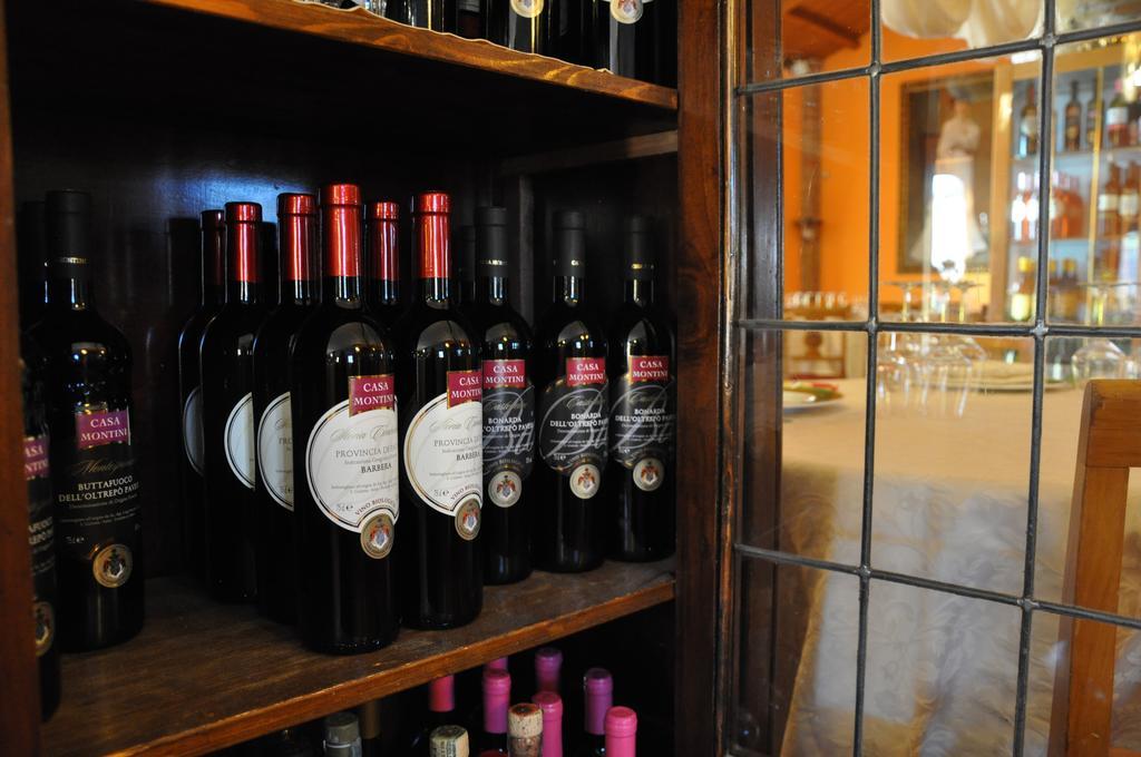 Santa GiulettaAgriturismo Corte Montini别墅 外观 照片