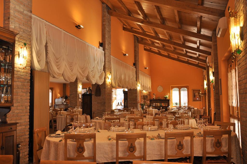 Santa GiulettaAgriturismo Corte Montini别墅 外观 照片