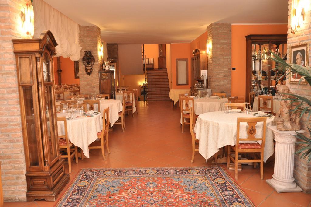 Santa GiulettaAgriturismo Corte Montini别墅 外观 照片
