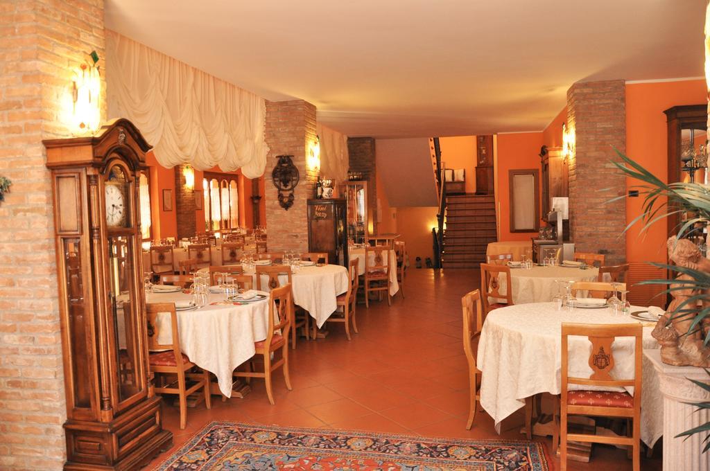 Santa GiulettaAgriturismo Corte Montini别墅 外观 照片