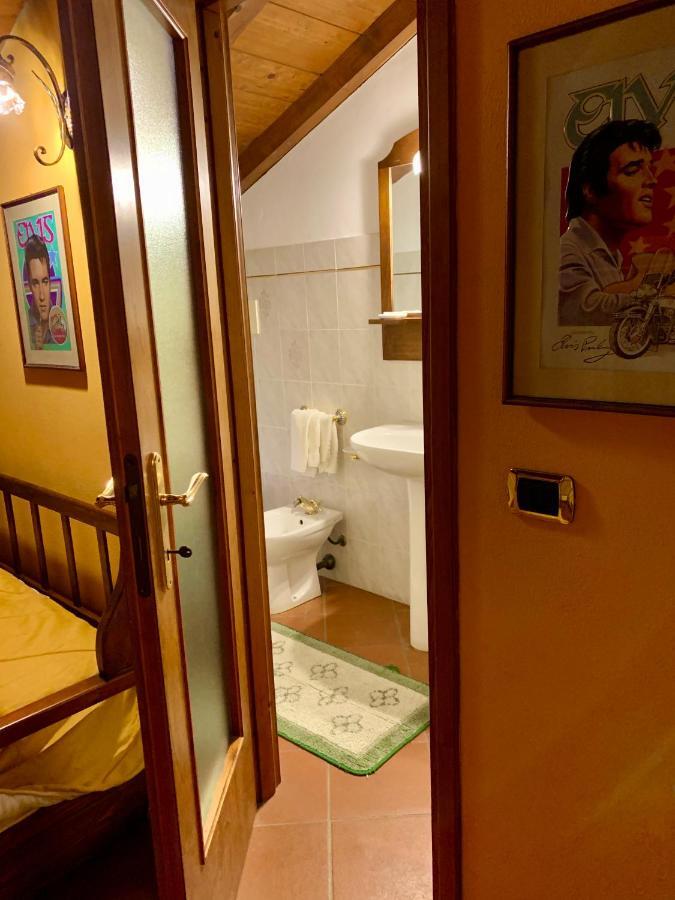 Santa GiulettaAgriturismo Corte Montini别墅 外观 照片