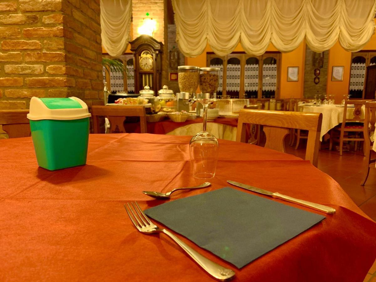 Santa GiulettaAgriturismo Corte Montini别墅 外观 照片