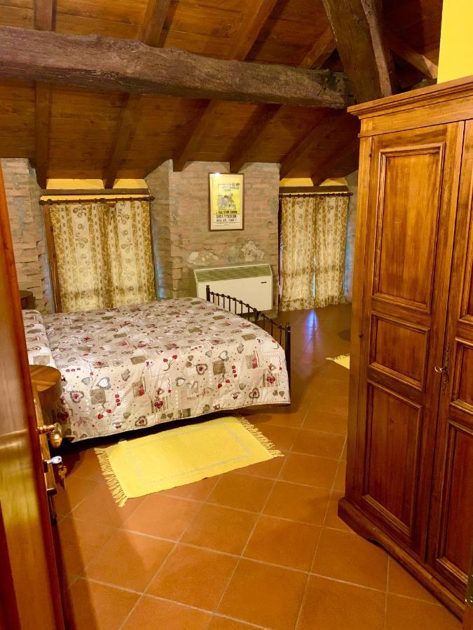 Santa GiulettaAgriturismo Corte Montini别墅 外观 照片