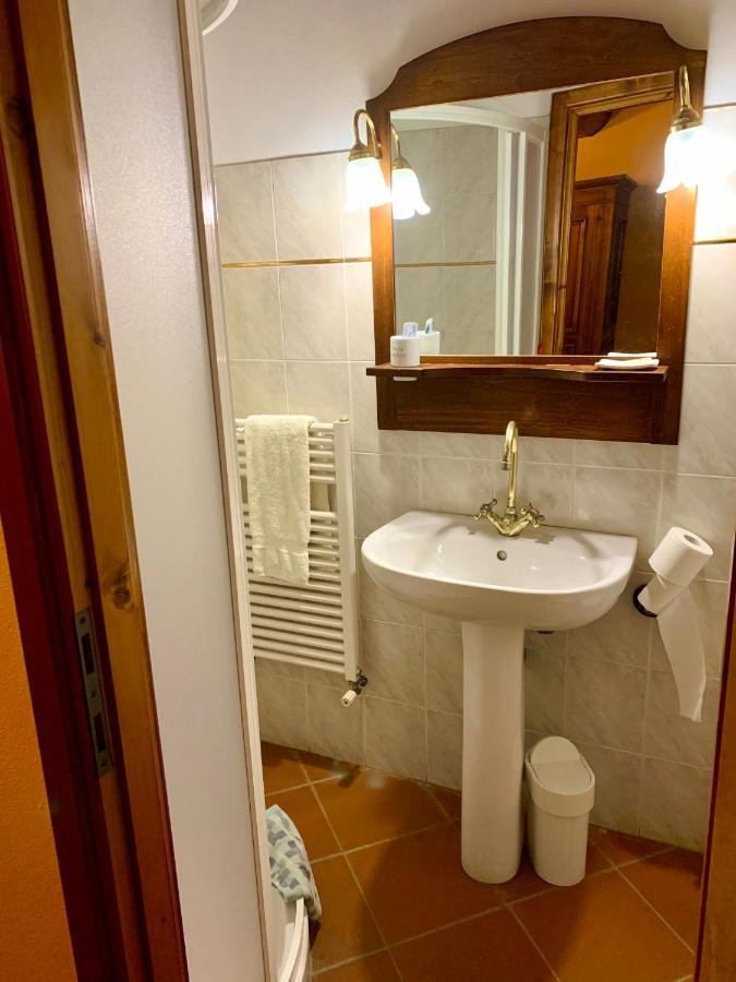 Santa GiulettaAgriturismo Corte Montini别墅 外观 照片